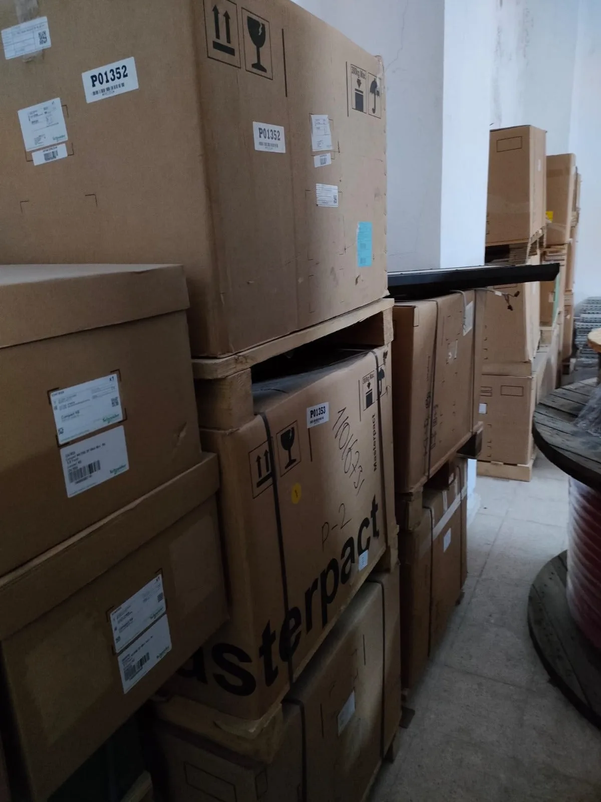 Schneider Electric NW32H24PML2EHH