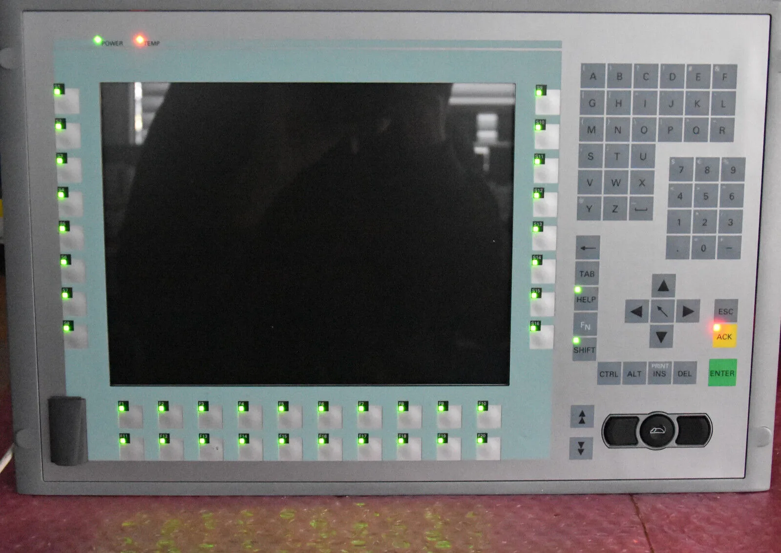 Siemens 6AV7801-0BA00-1AC0 / Panel PC 677 + 12" KEY 1,5GHz